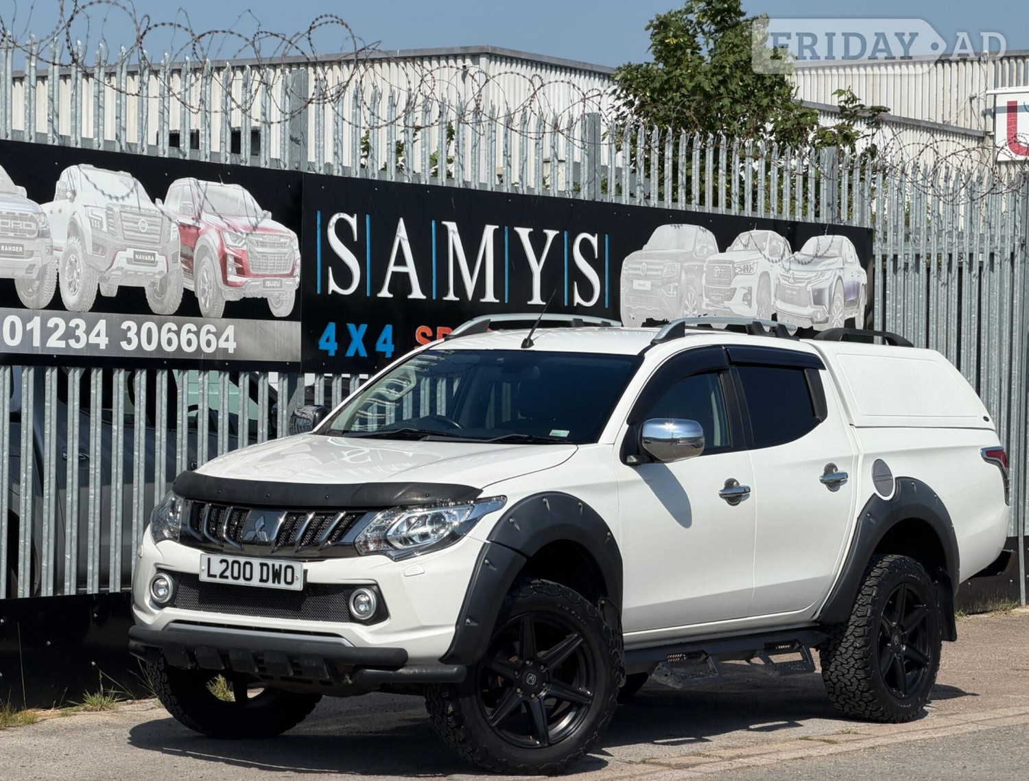 Mitsubishi L200 2017 in Bedford