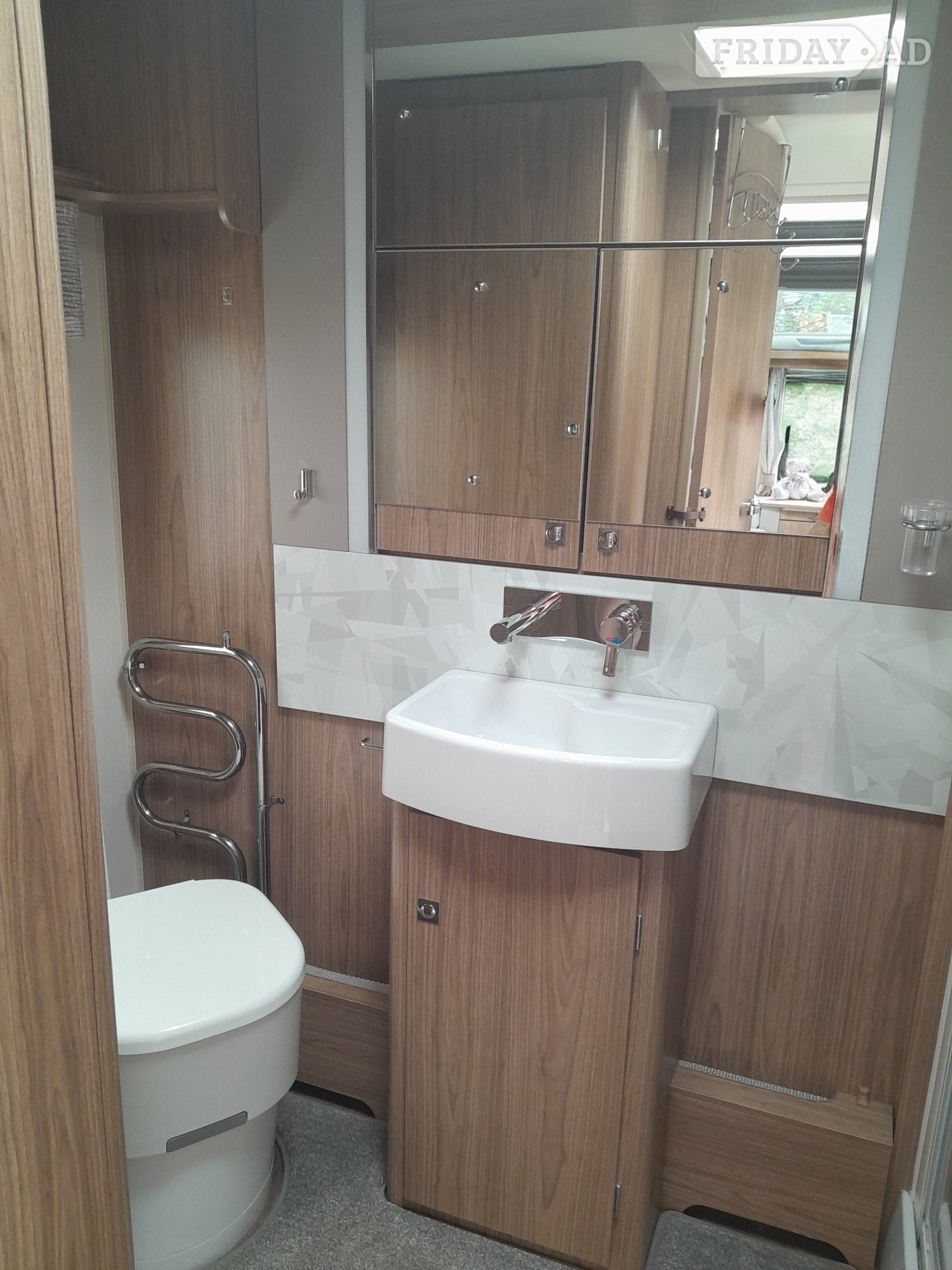 [ berth ]Coachman VIP 460