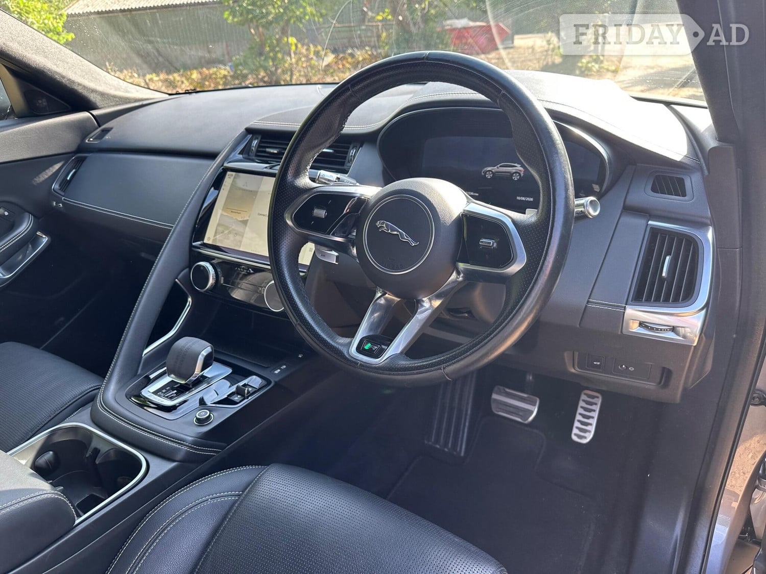 [ berth ]Jaguar E-Pace