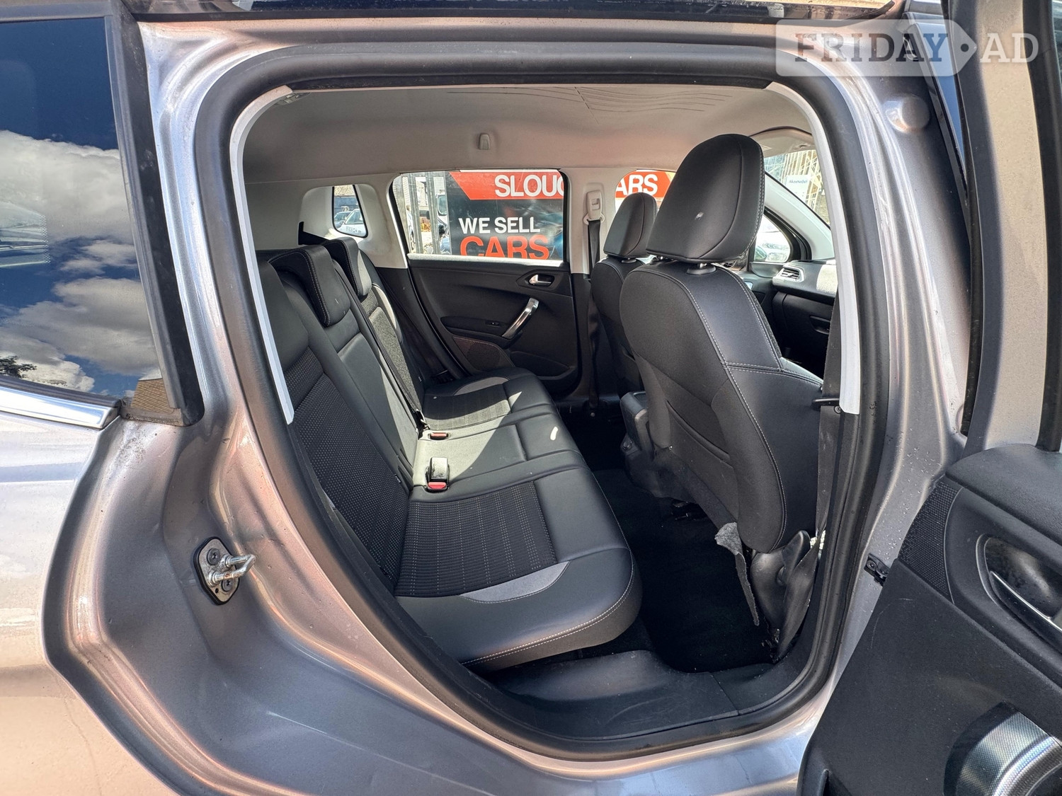 Peugeot 2008 2015 - Cars
