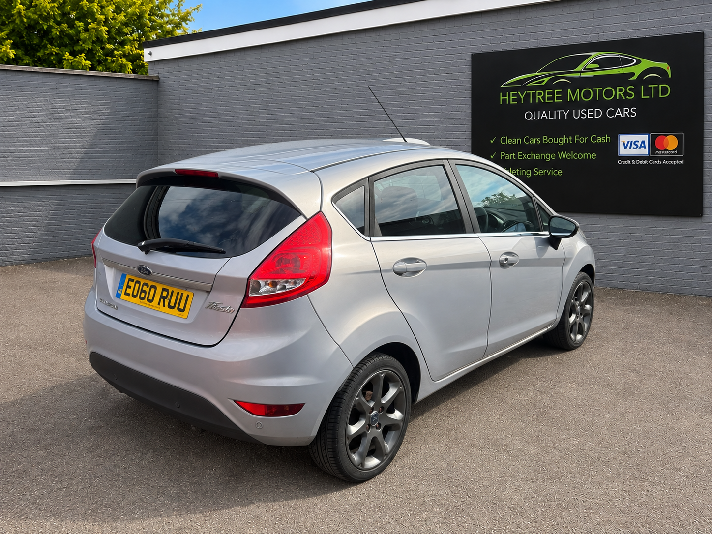 [ berth ]Ford Fiesta