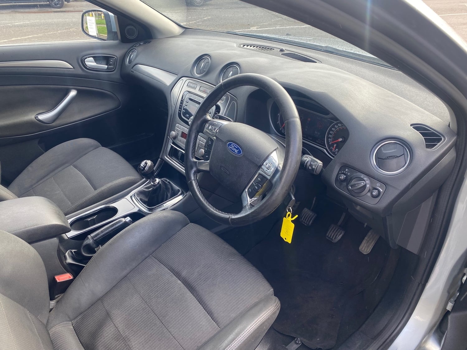 Ford Mondeo 2010 - Cars