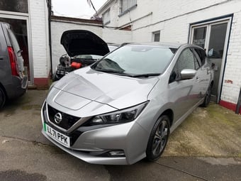 Nissan LEAF 2021