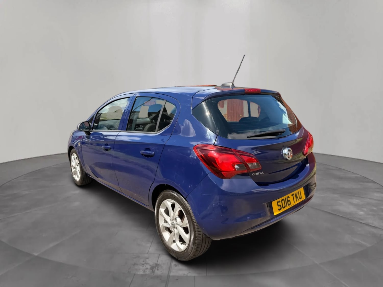 [ berth ]Vauxhall Corsa