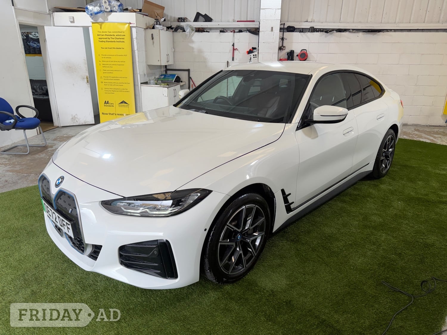[ berth ]BMW i4