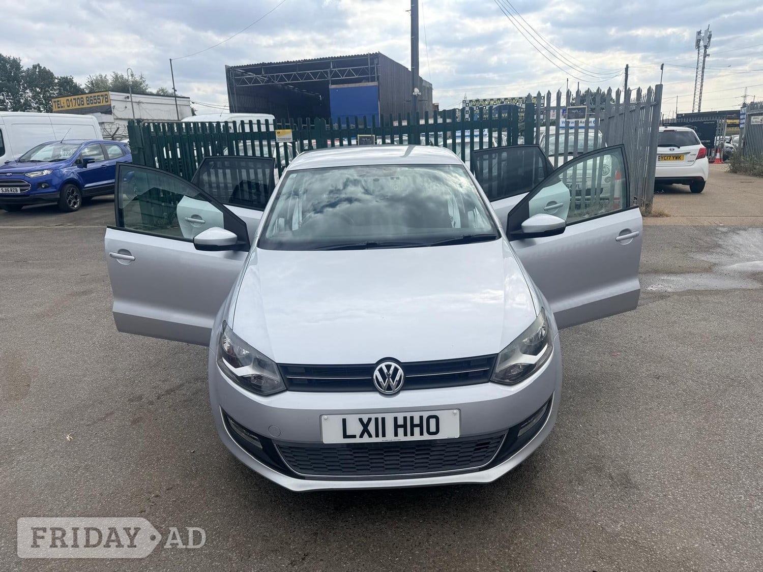 Volkswagen Polo 2011 - Cars in Rainham
