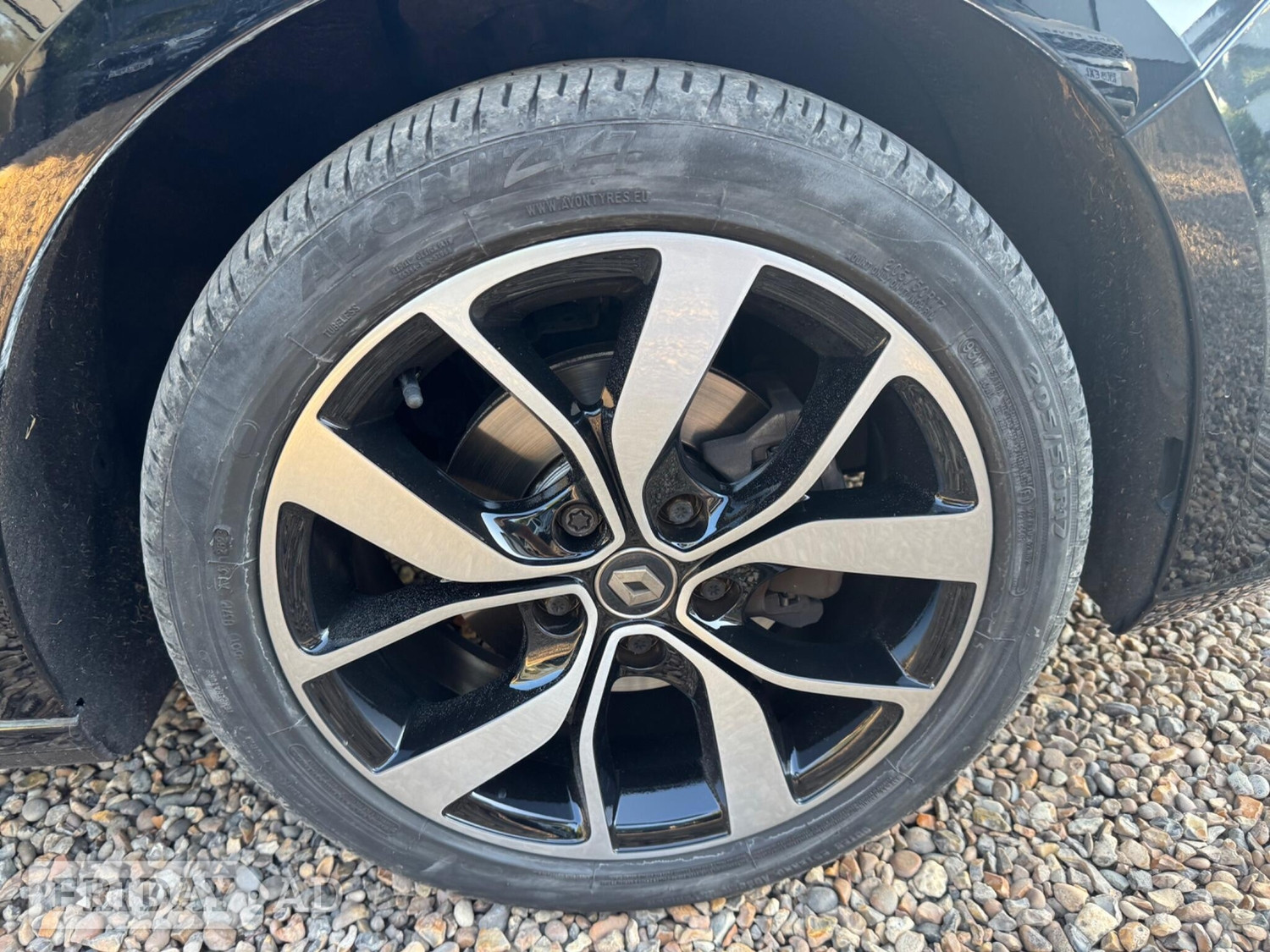 Renault Megane 2019 - Cars in Staines