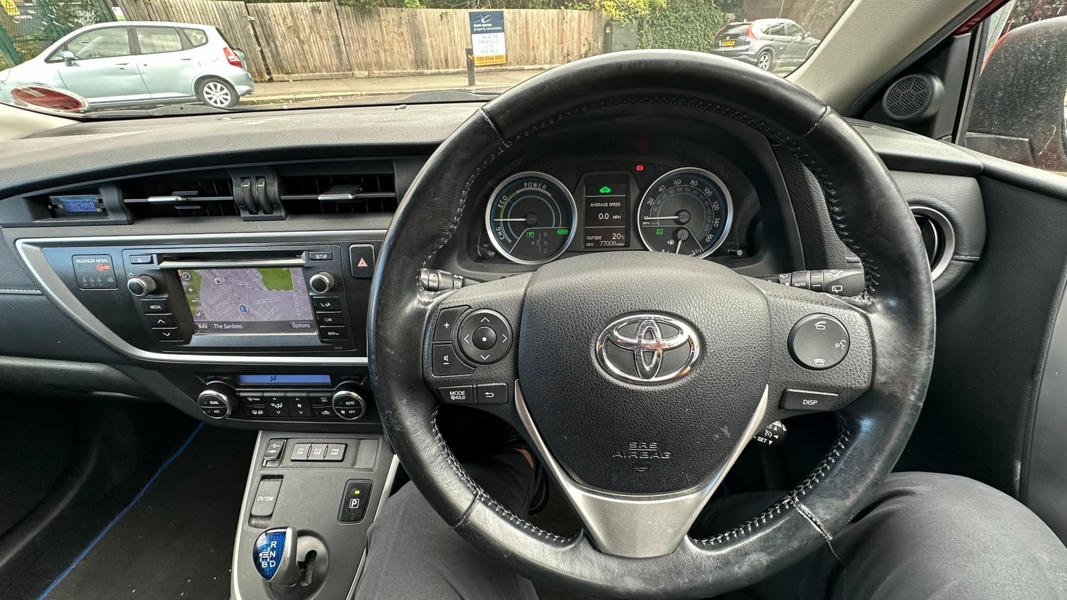 Toyota Auris 2013 - Cars in Harrow