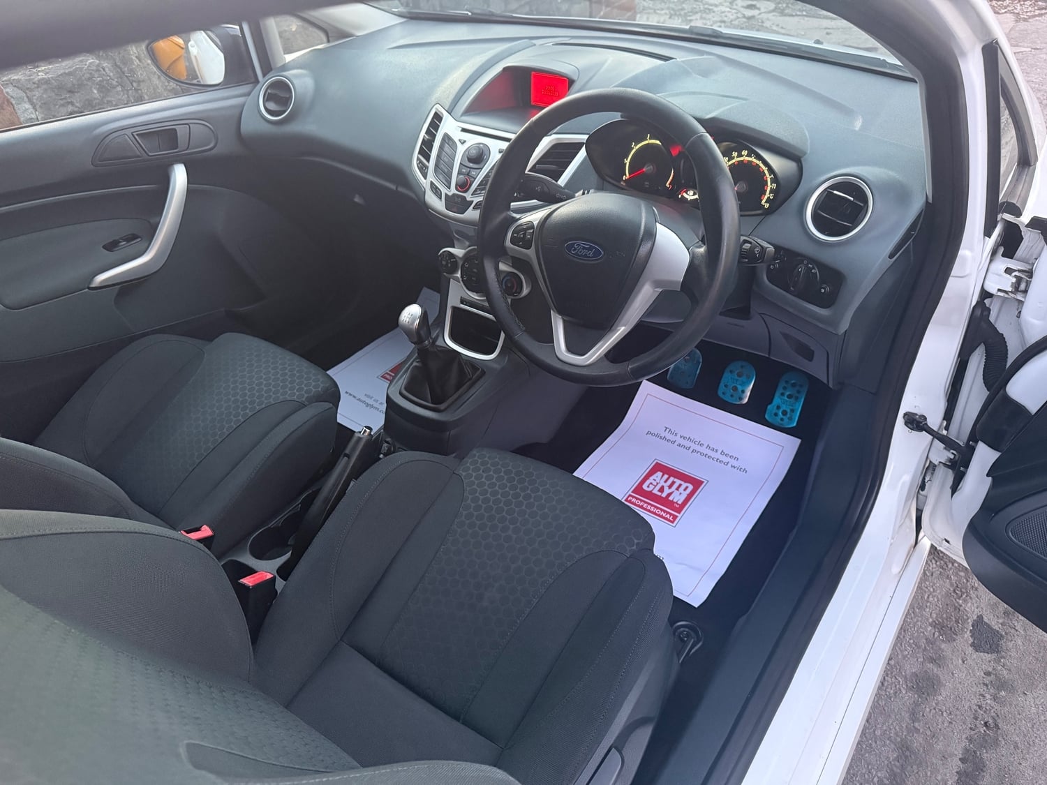 Ford Fiesta 2010 - Cars