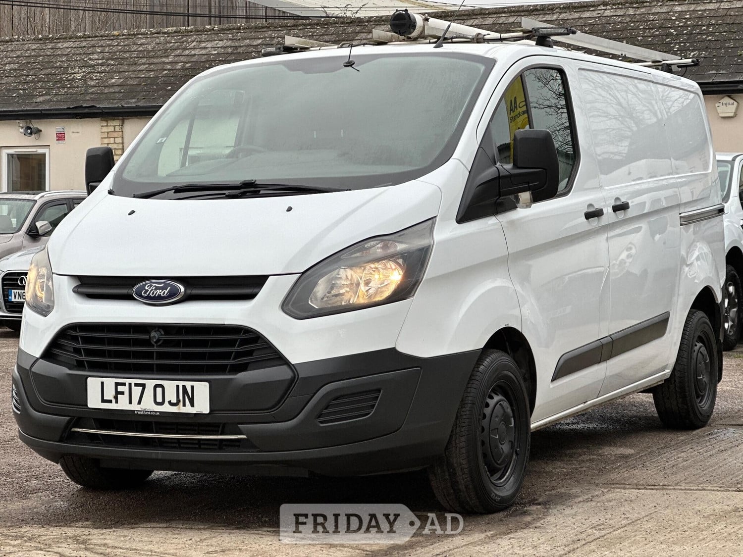 [ berth ]Ford Transit Custom