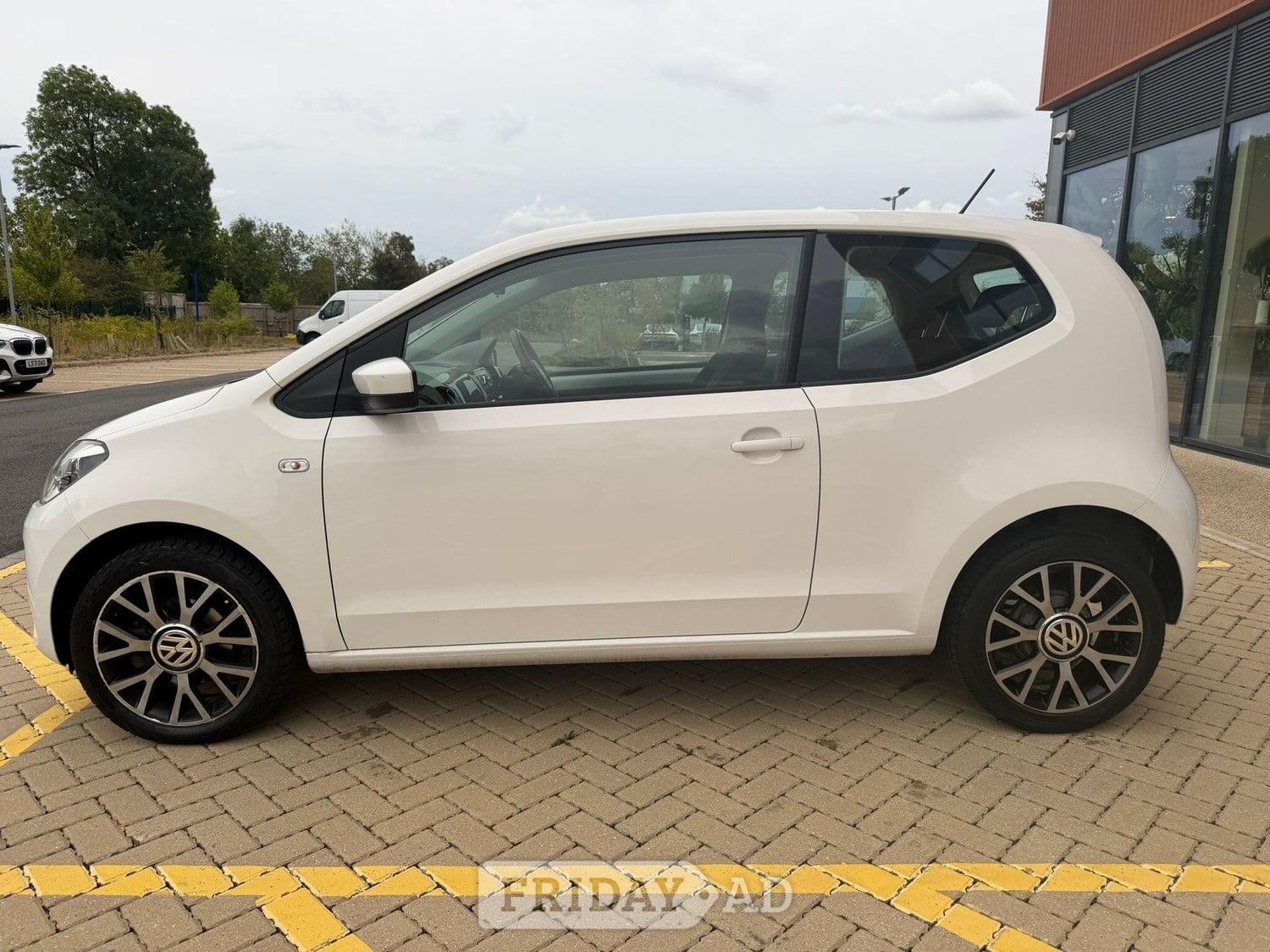 Volkswagen UP! 2014 - Cars
