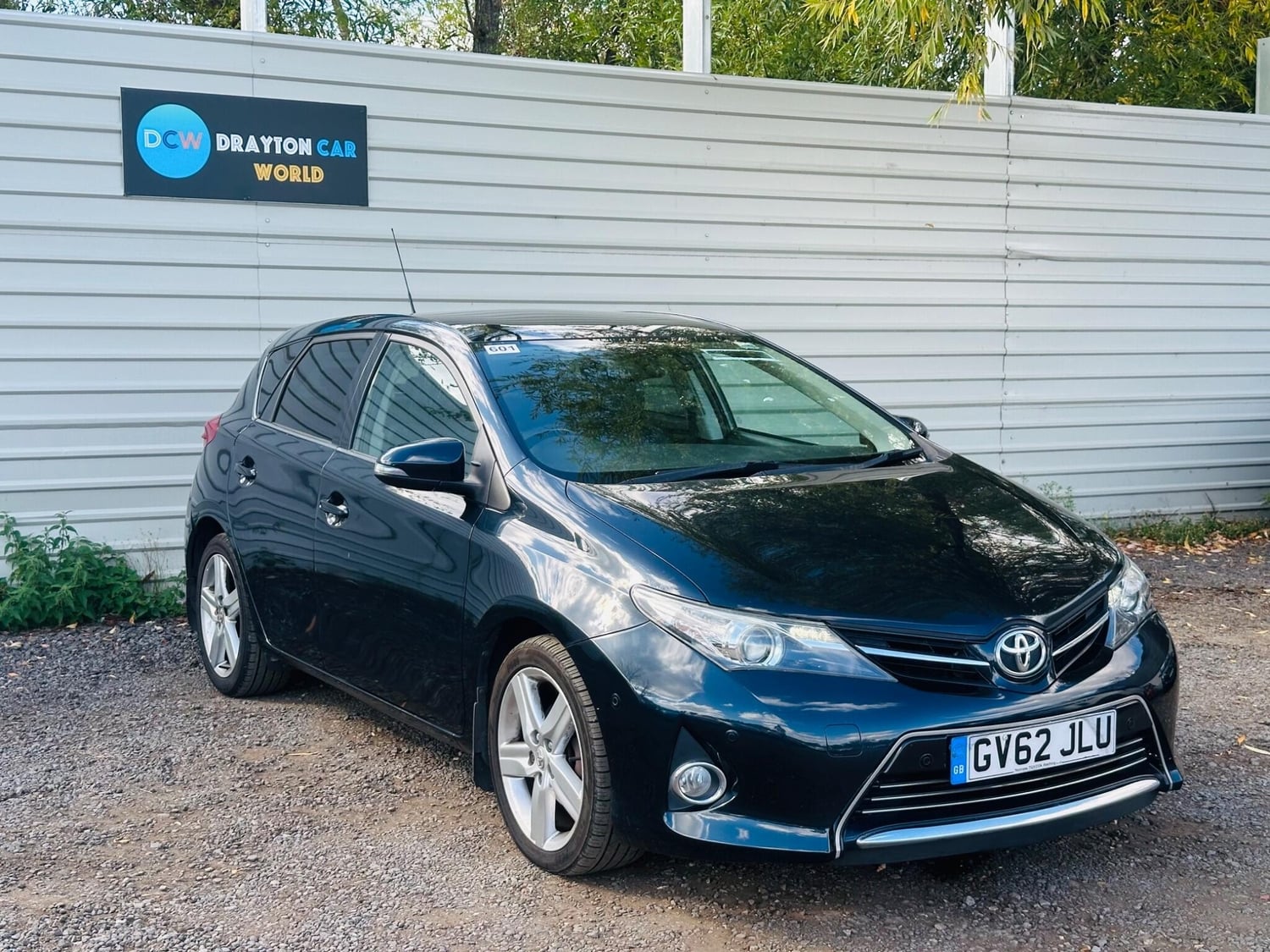 Toyota Auris 2012 - Cars in Hillingdon
