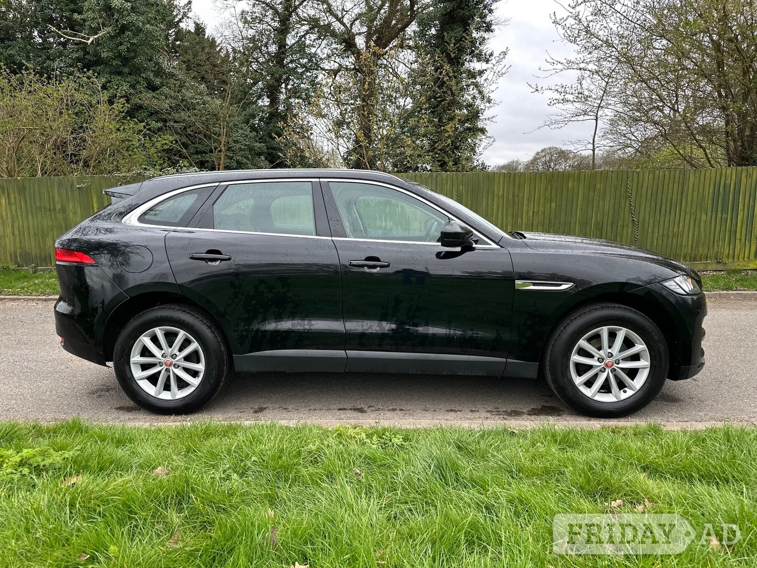[ berth ]Jaguar F-Pace