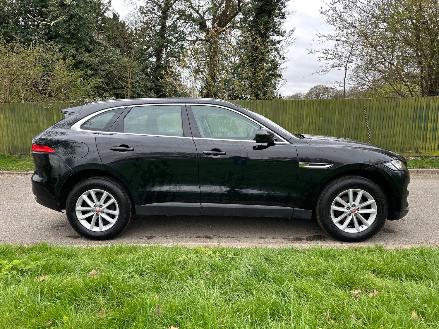 [ berth ]Jaguar F-Pace