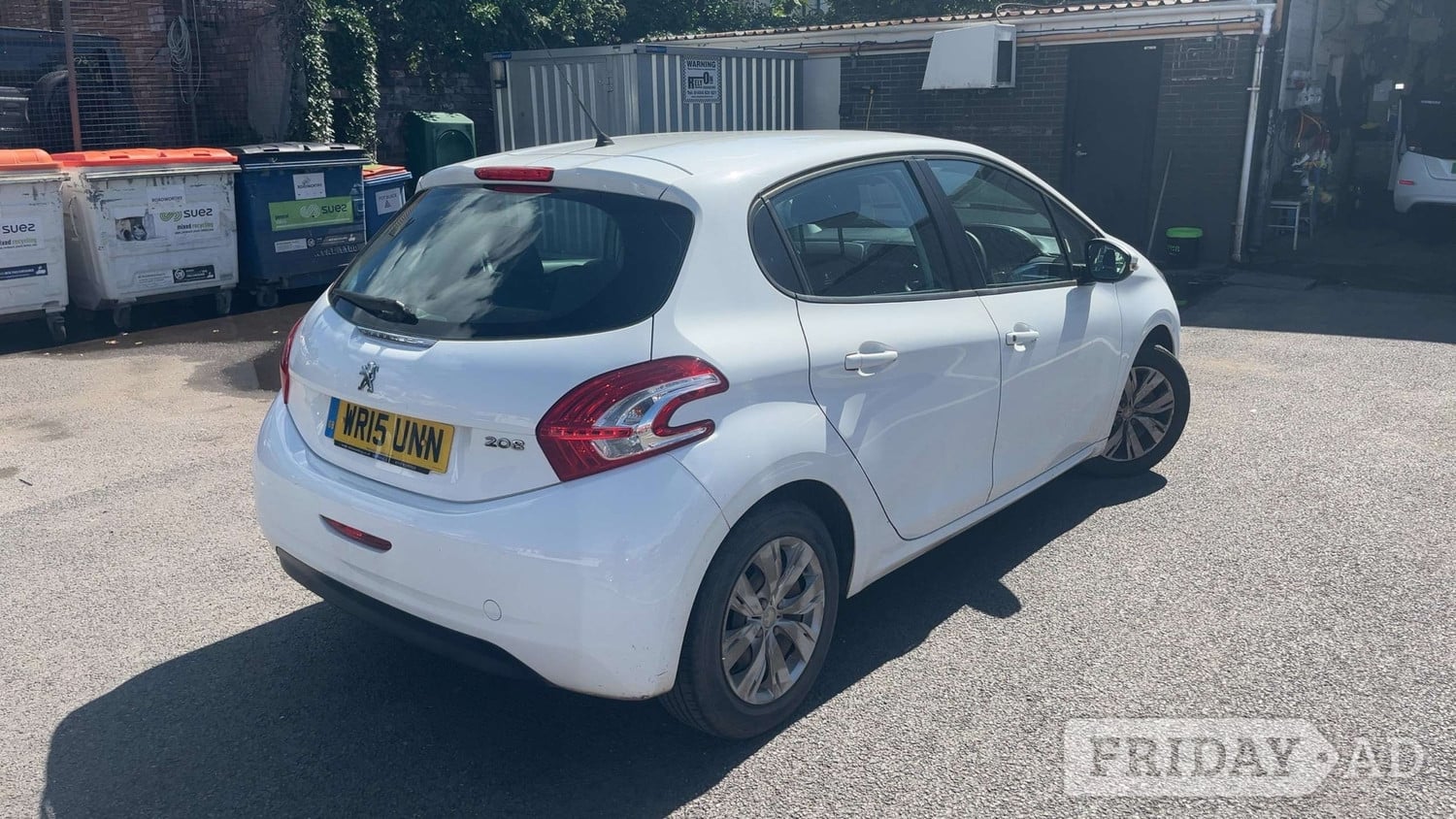 [ berth ]Peugeot 208