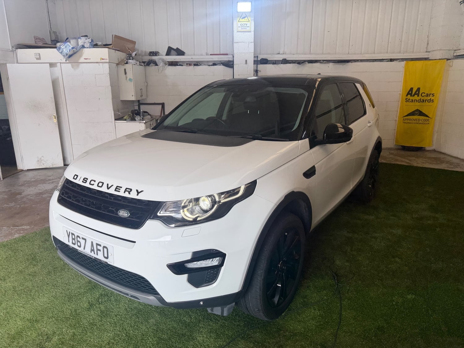 [ berth ]Land Rover Discovery Sport