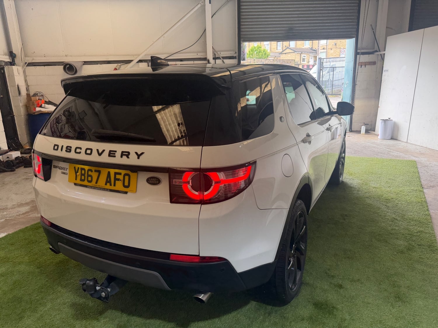 Land Rover Discovery Sport 2017 - Cars in Dewsbury