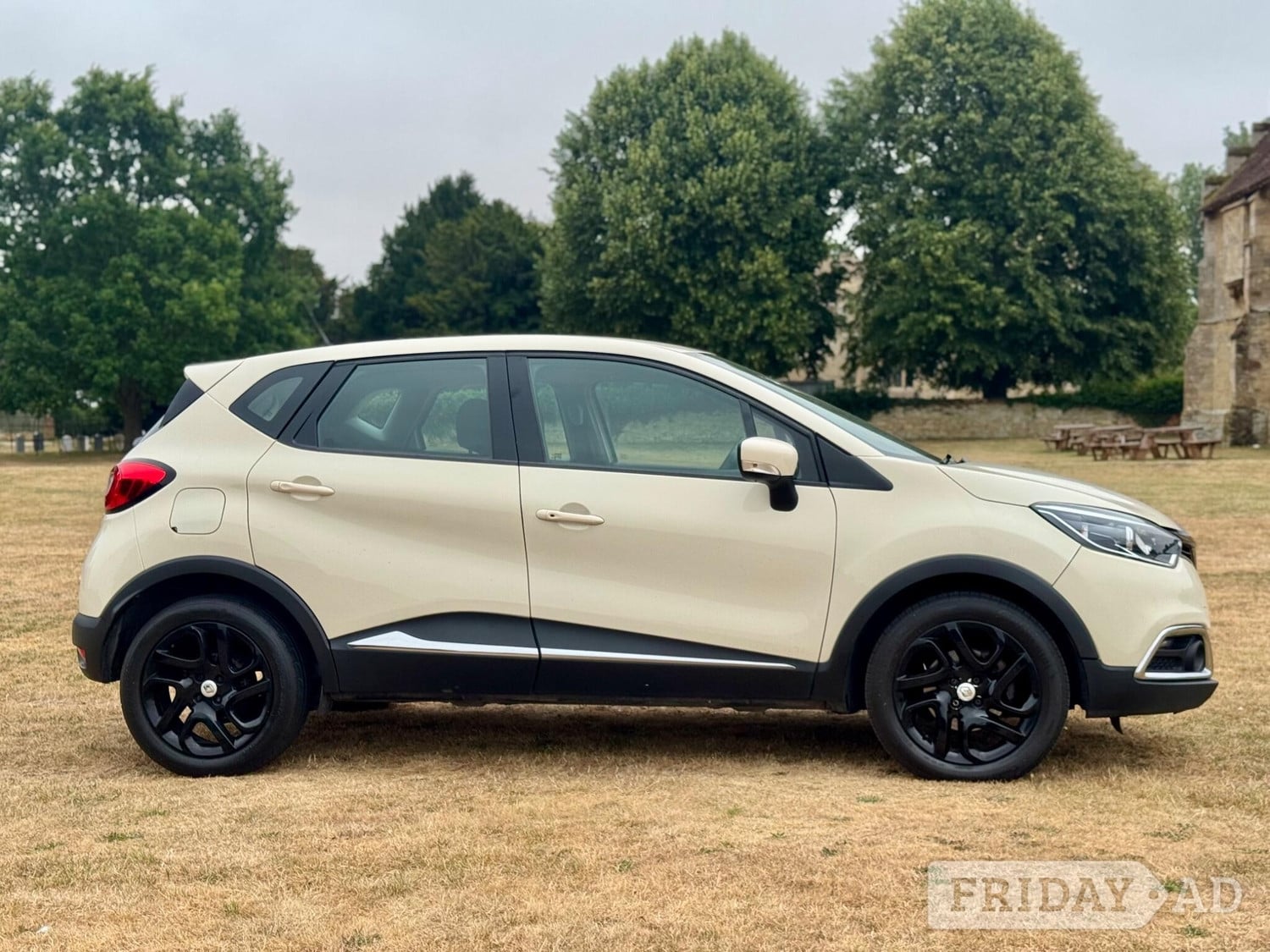 [ berth ]Renault Captur