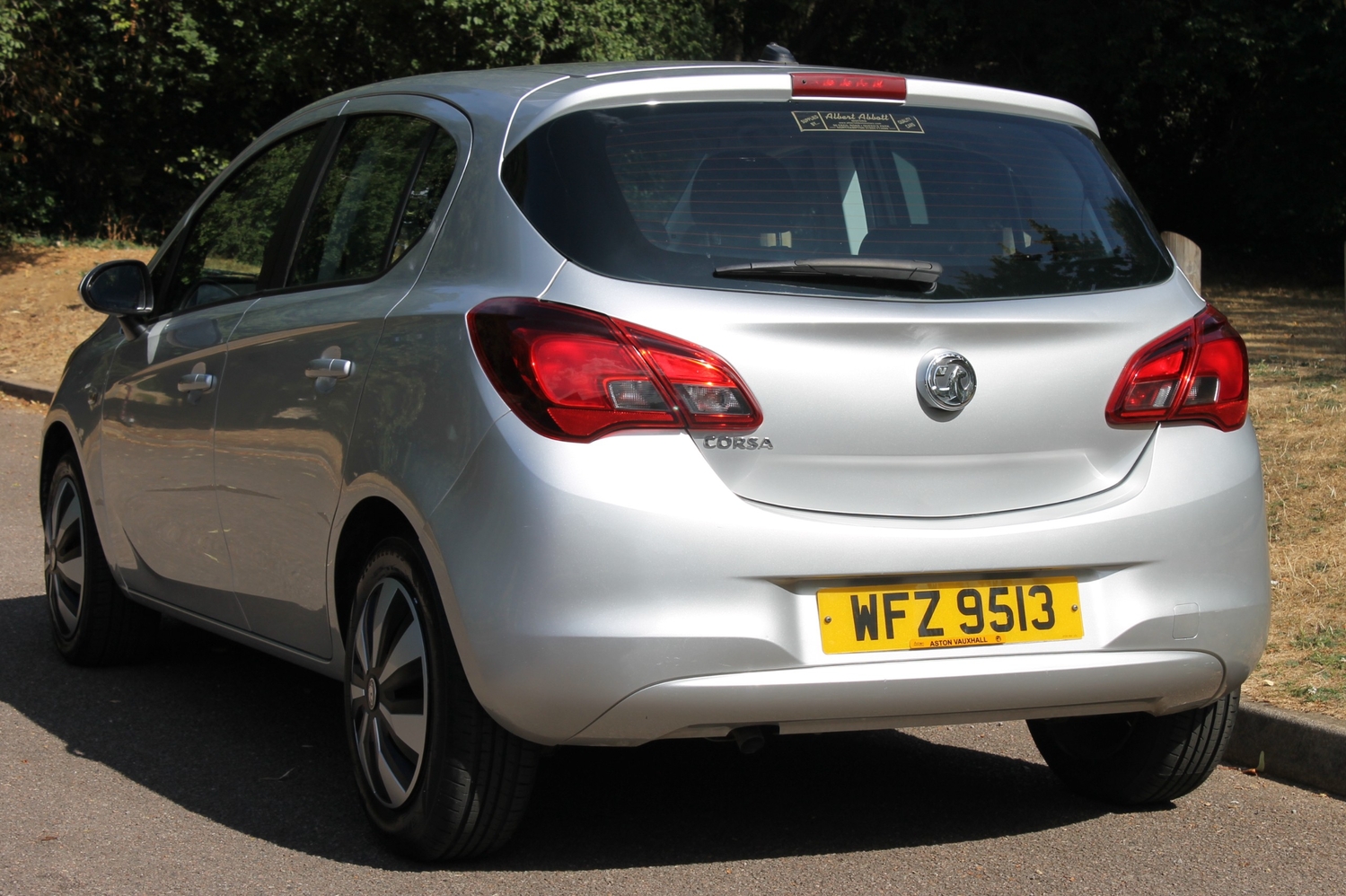 [ berth ]Vauxhall Corsa