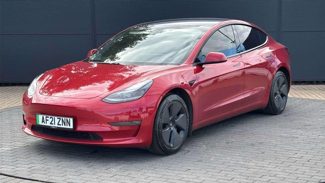 [ berth ]Tesla Model 3