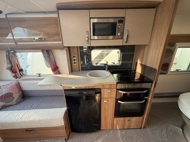 Swift Challenger 580 2018 - Motorhomes & Caravans in Royston