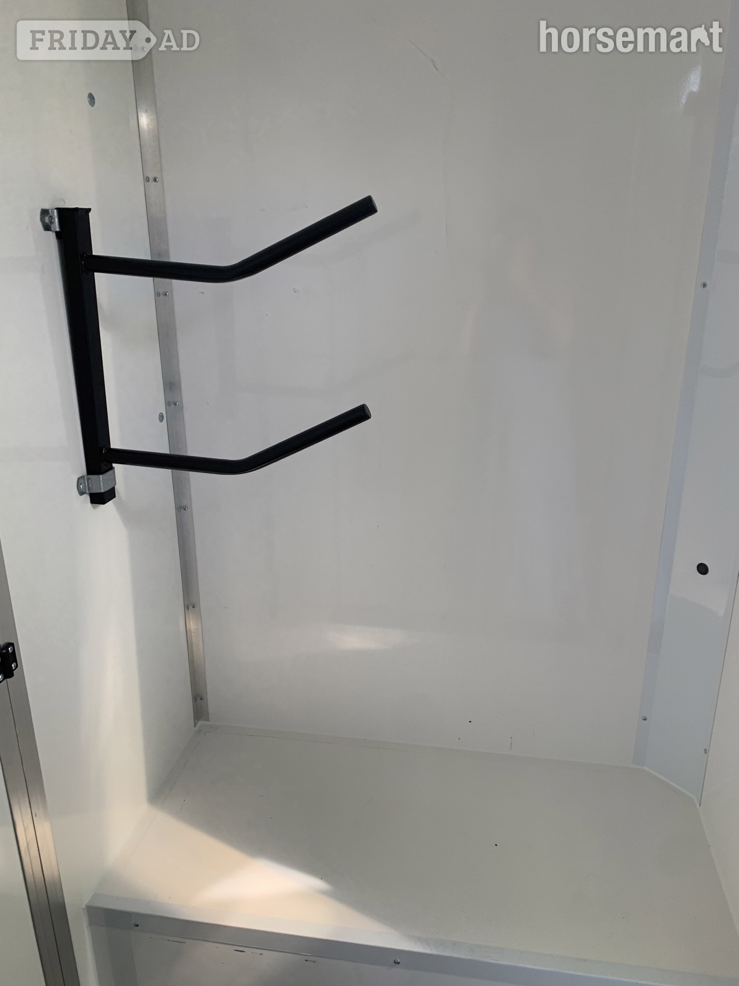 Select Hawk Peugeot Horsebox - Trailers & Horseboxes