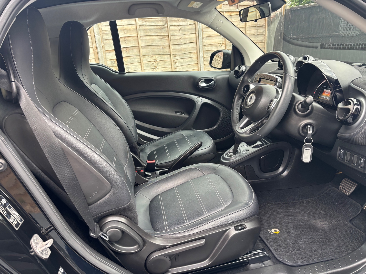 [ berth ]Smart ForTwo Coupe