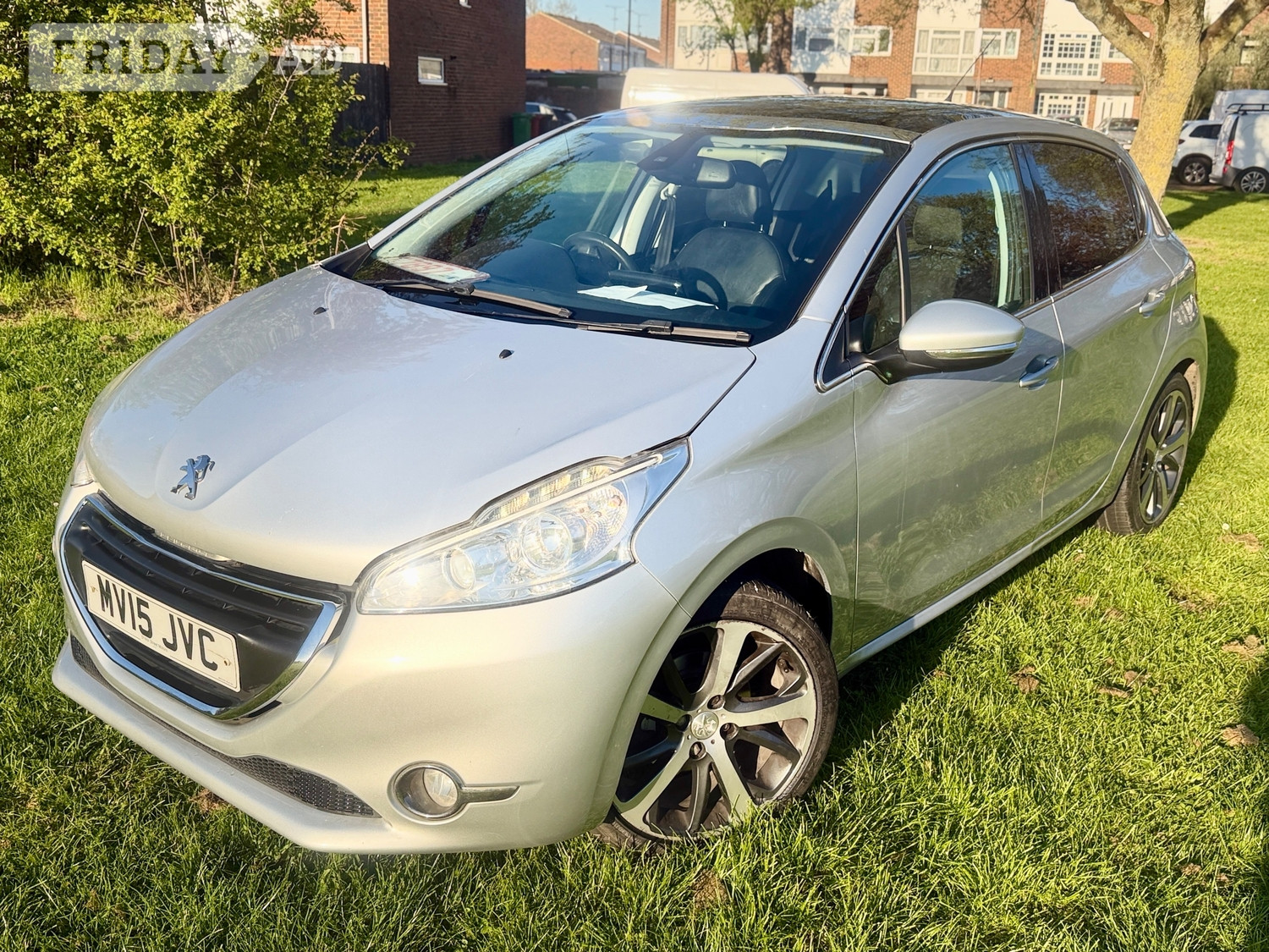 [ berth ]Peugeot 208
