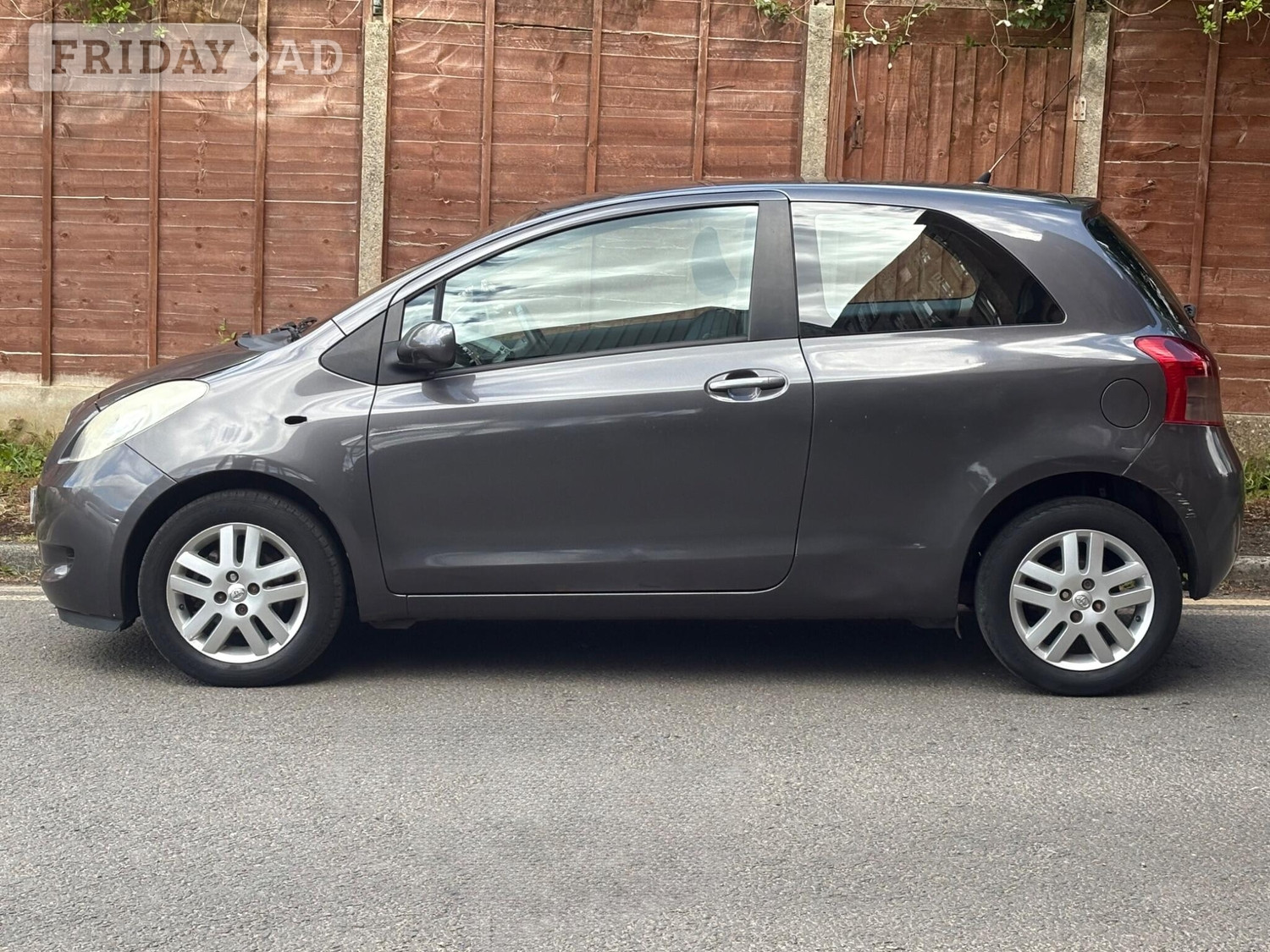 Toyota Yaris 2008 - Cars