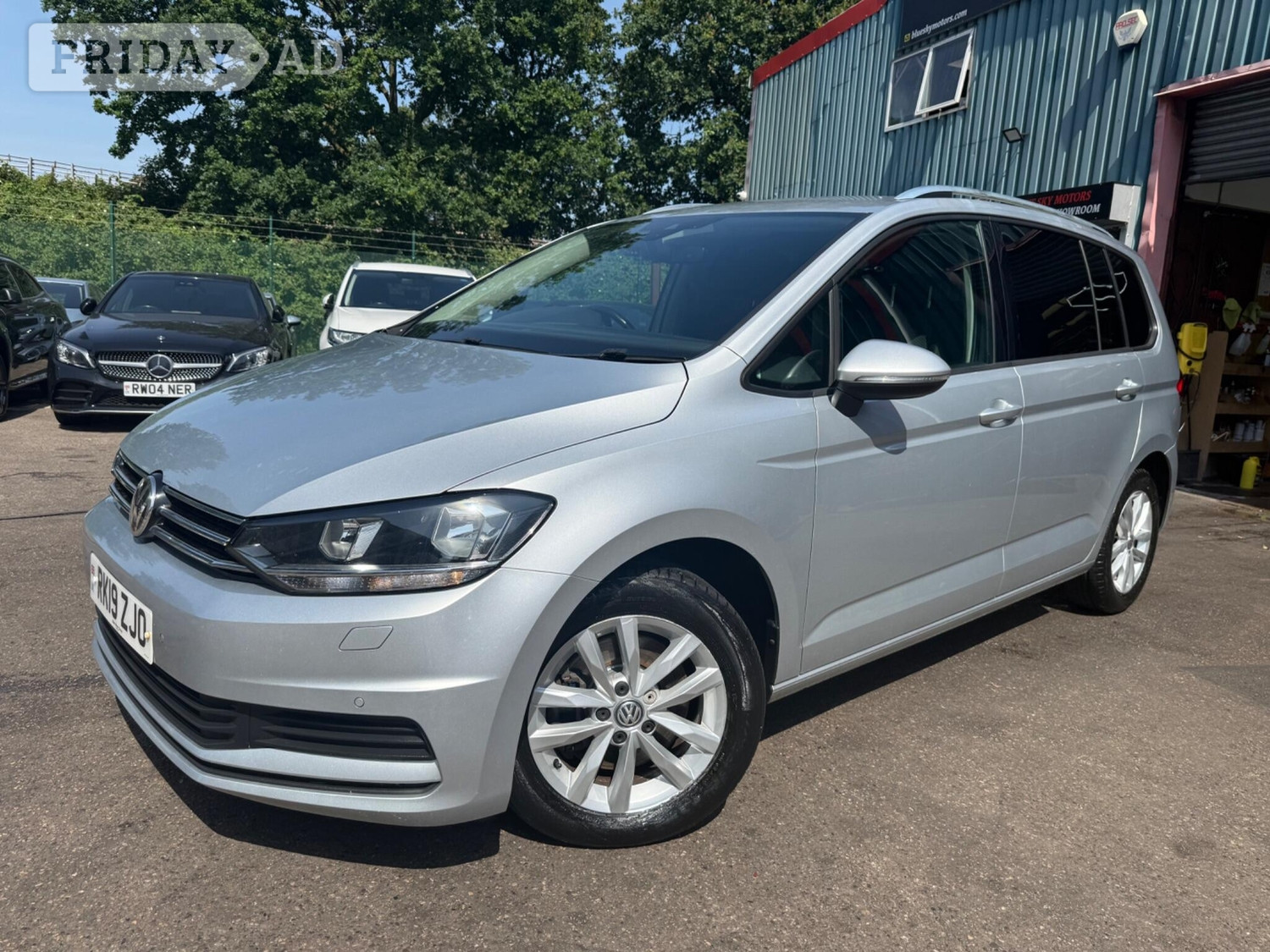 Volkswagen Touran 2019 in Barnet