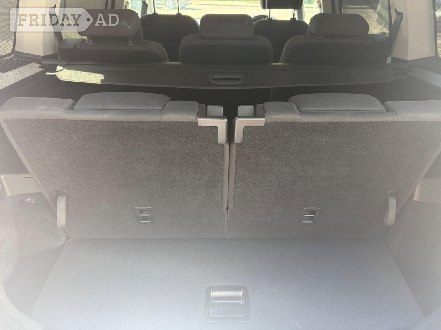 Volkswagen Touran 2019 - Cars