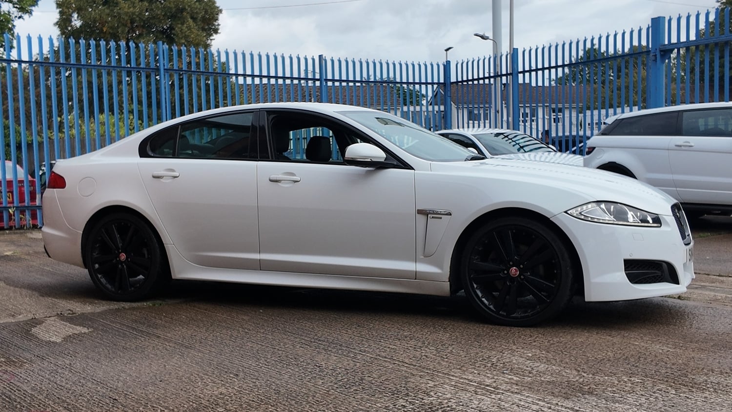 Jaguar XF 2014 - Cars in Leicester