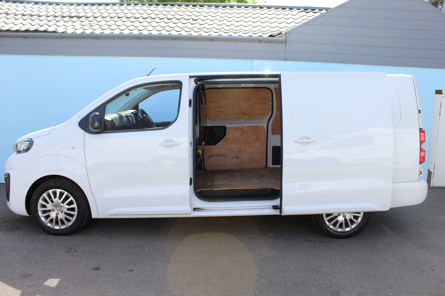 Peugeot Expert 2023 - Vans & Commercial Vehicles in Southampton