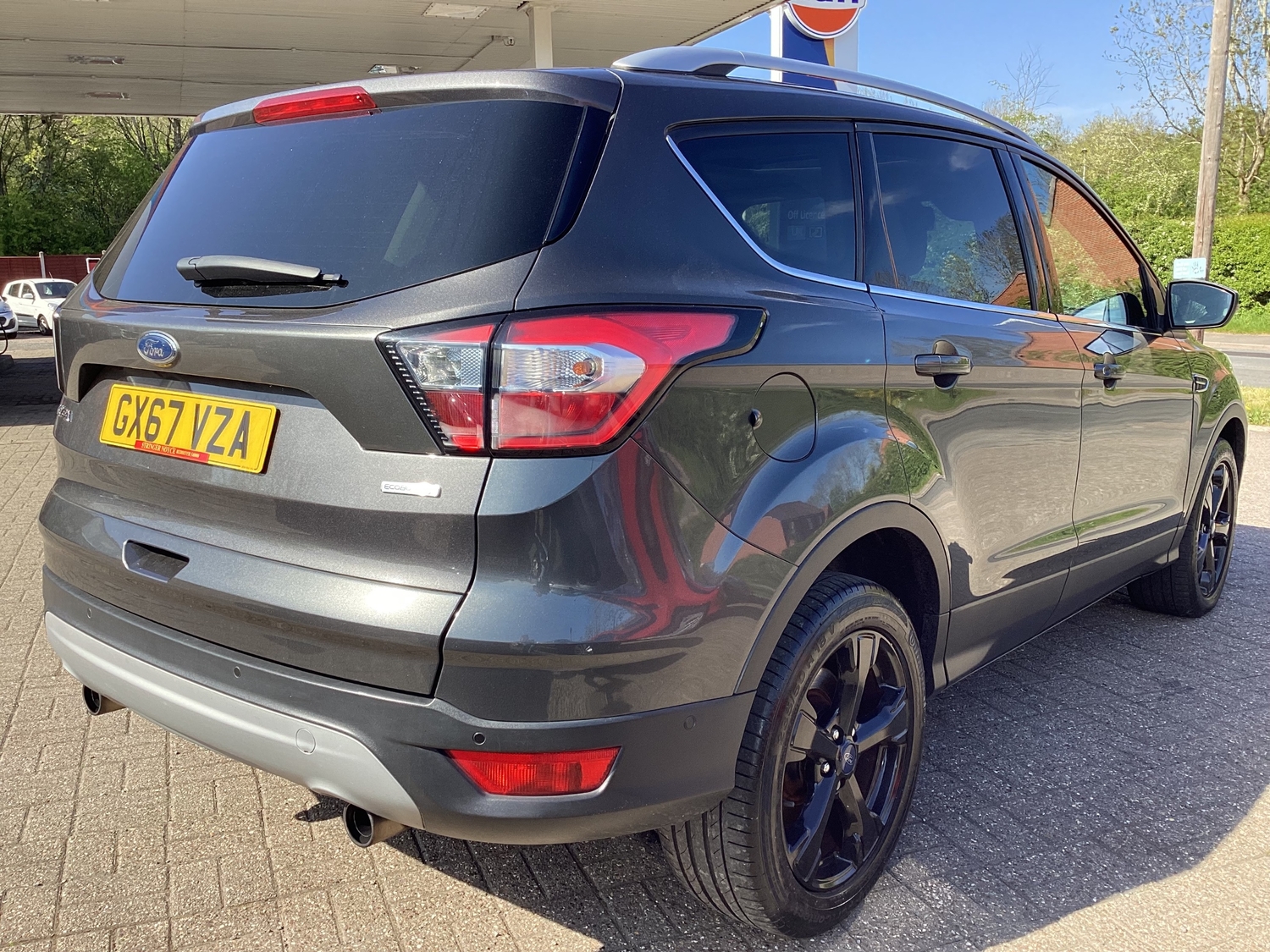 [ berth ]Ford Kuga