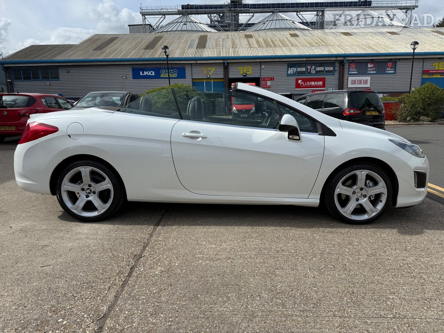 [ berth ]Peugeot 308 CC