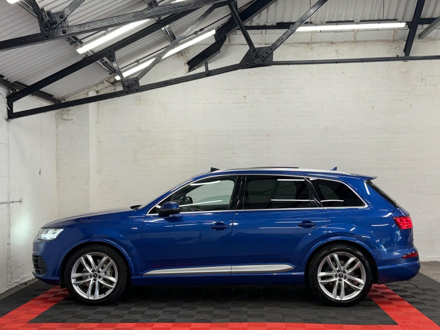 [ berth ]Audi Q7