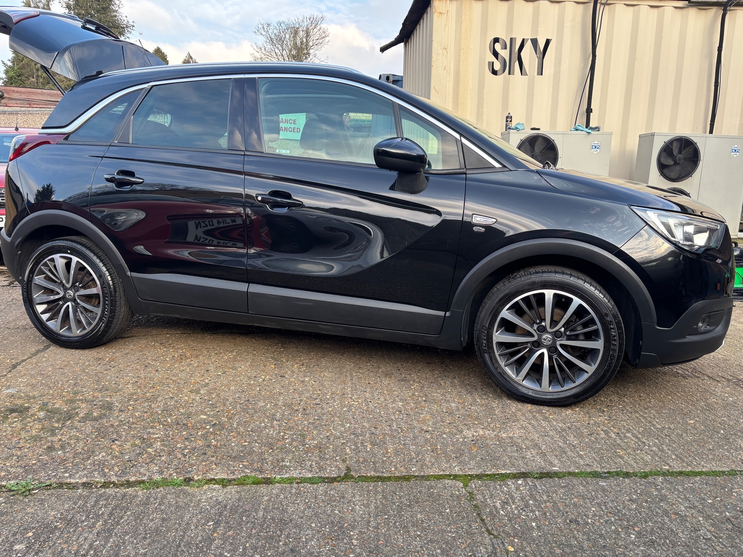 [ berth ]Vauxhall Crossland X