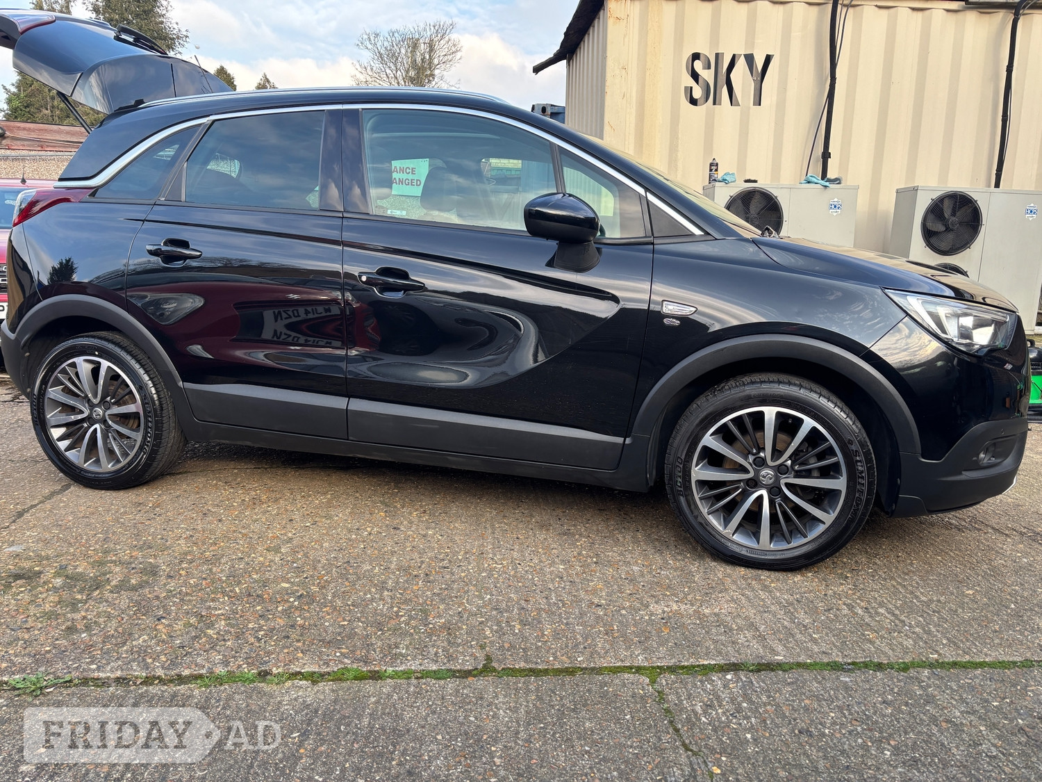 [ berth ]Vauxhall Crossland X