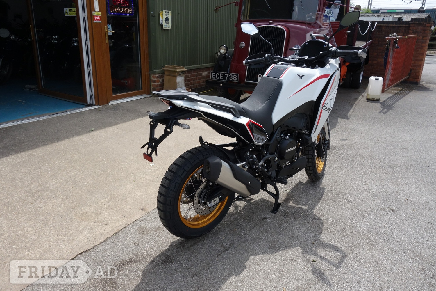 [ berth ]Moto Morini X-Cape