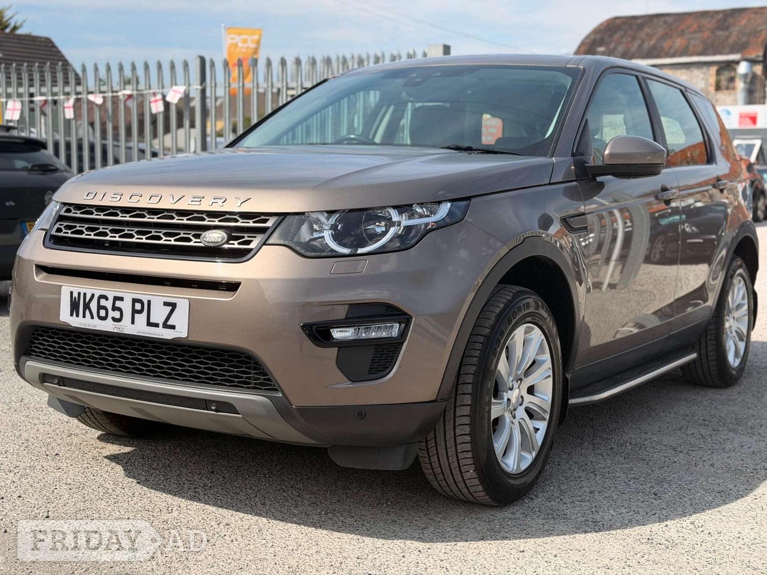 [ berth ]Land Rover Discovery Sport