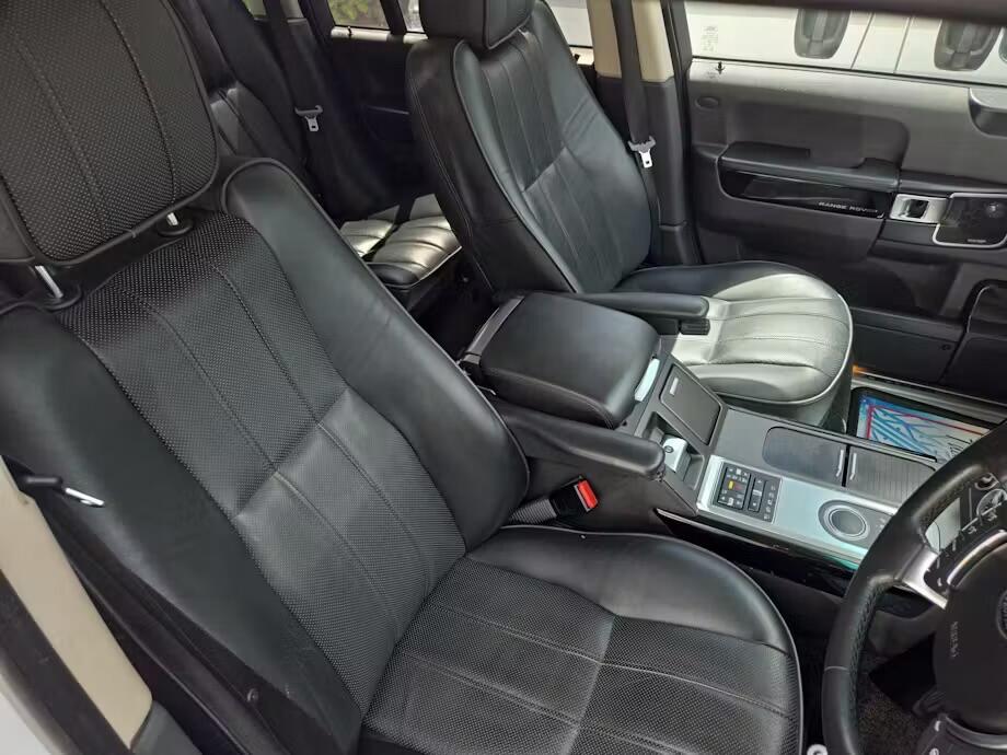 [ berth ]Land Rover Range Rover