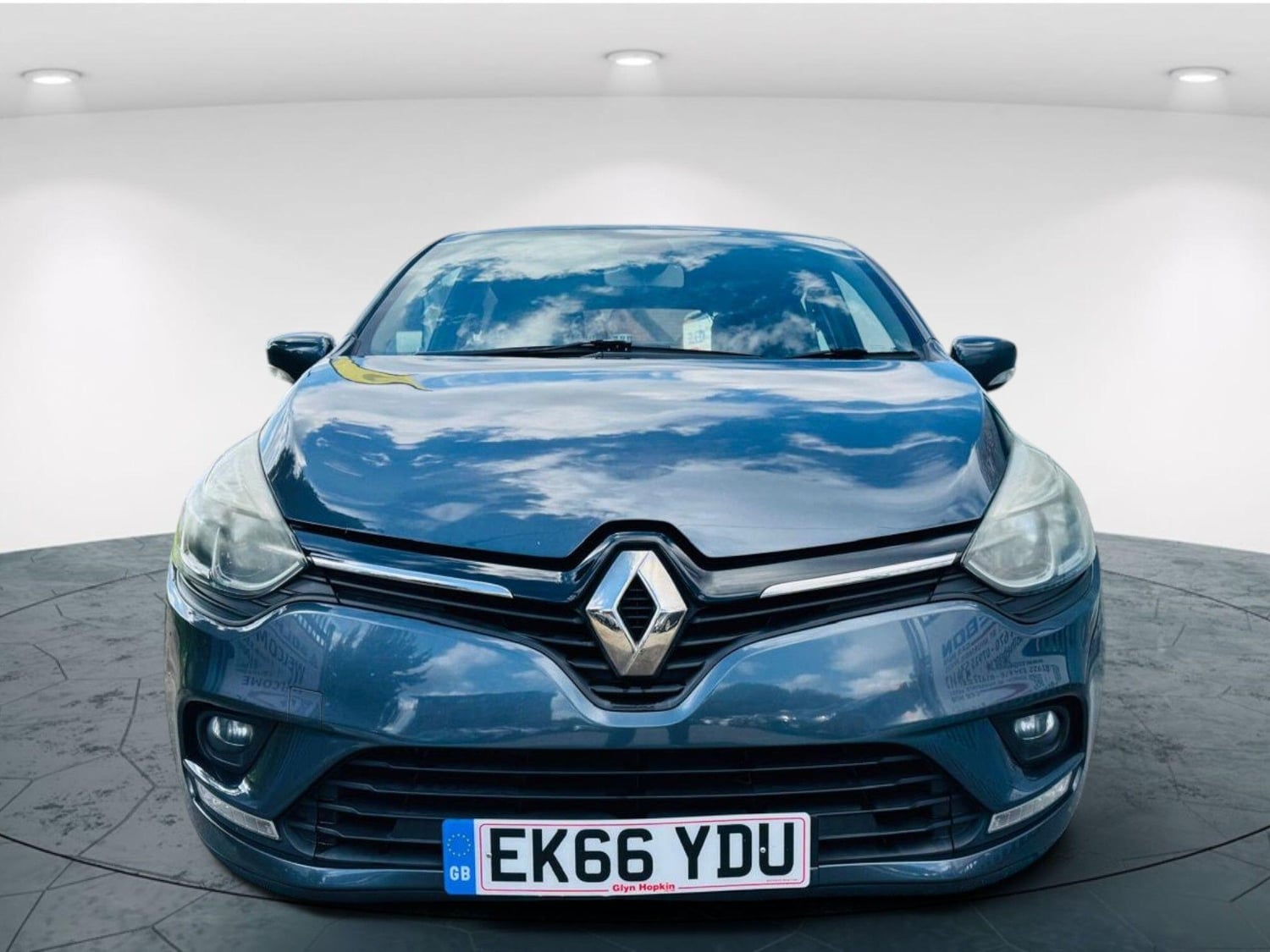 [ berth ]Renault Clio