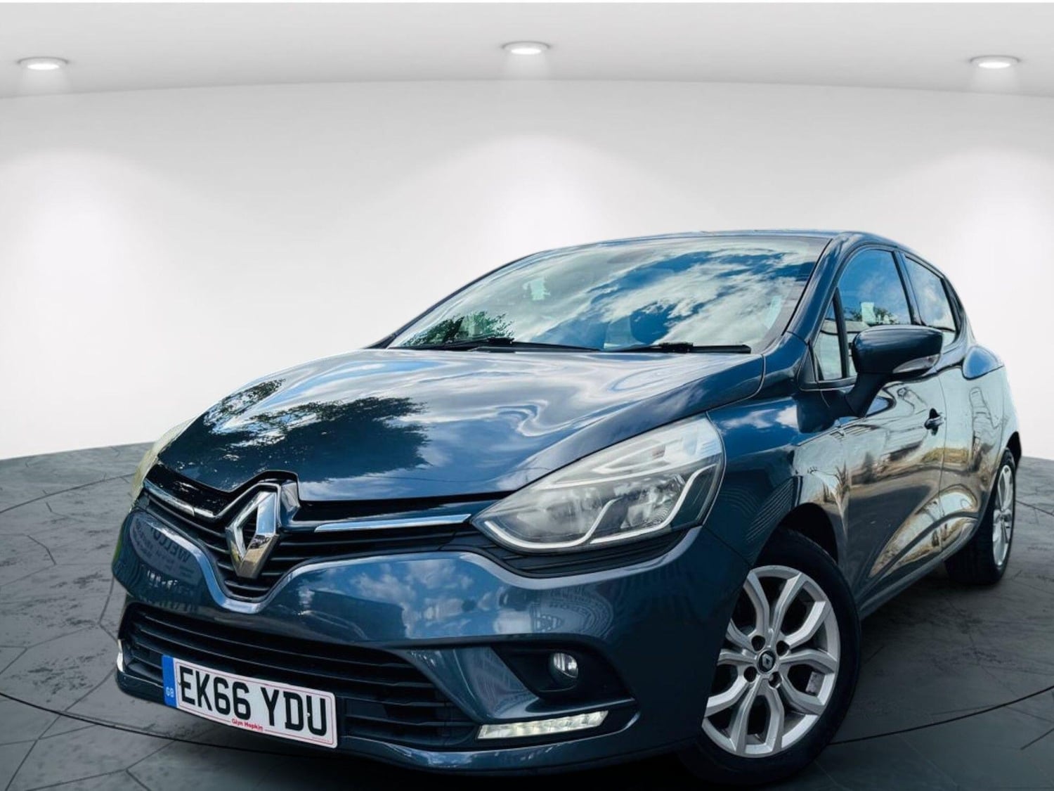 Renault Clio 2016 - Cars in Walsall