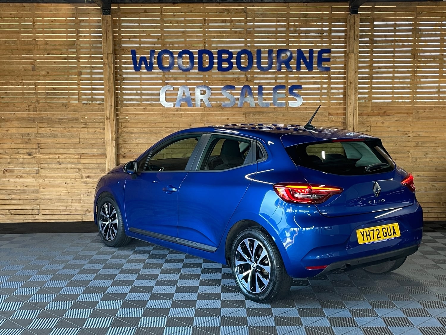 [ berth ]Renault Clio