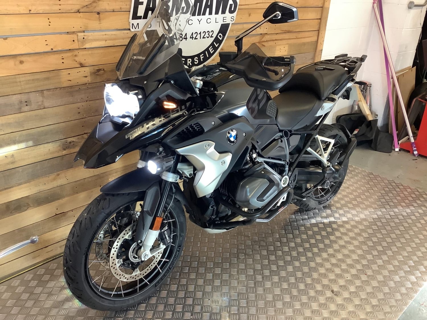 [ berth ]BMW R Series