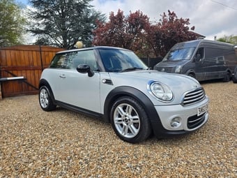 Mini Hatch 2012