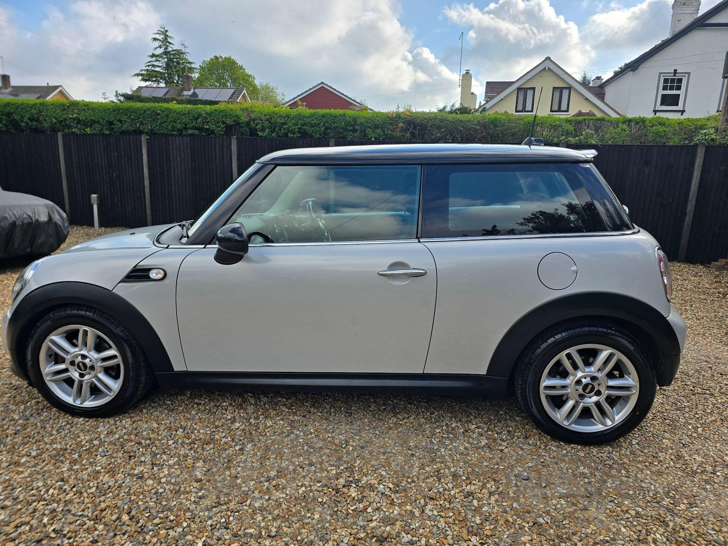 [ berth ]Mini Hatch
