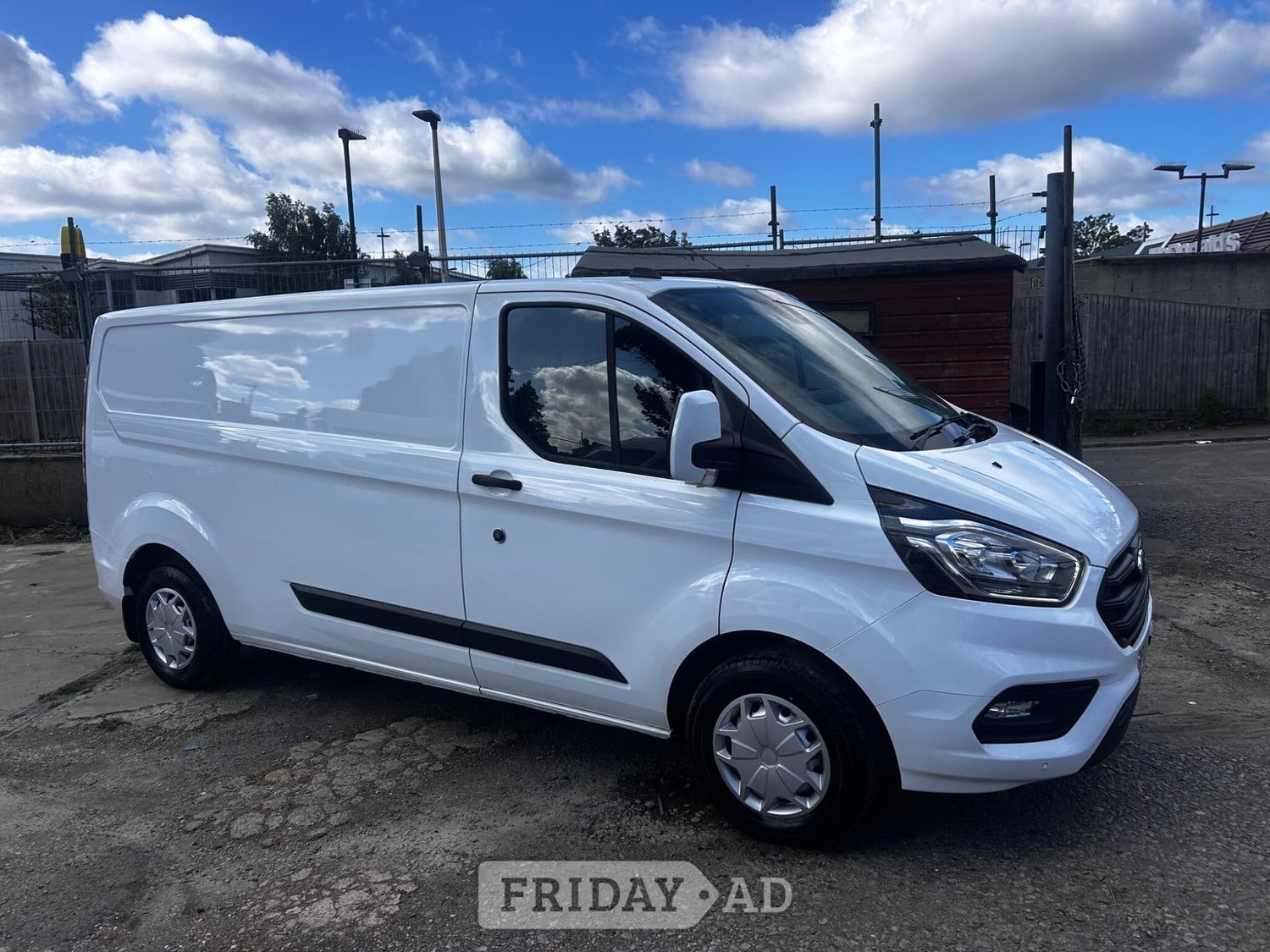 [ berth ]Ford Transit Custom