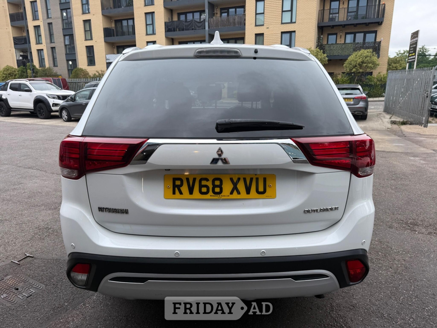 Mitsubishi Outlander 2018 - Cars in Barnet