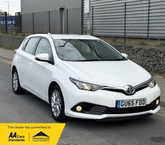 Toyota Auris 2015